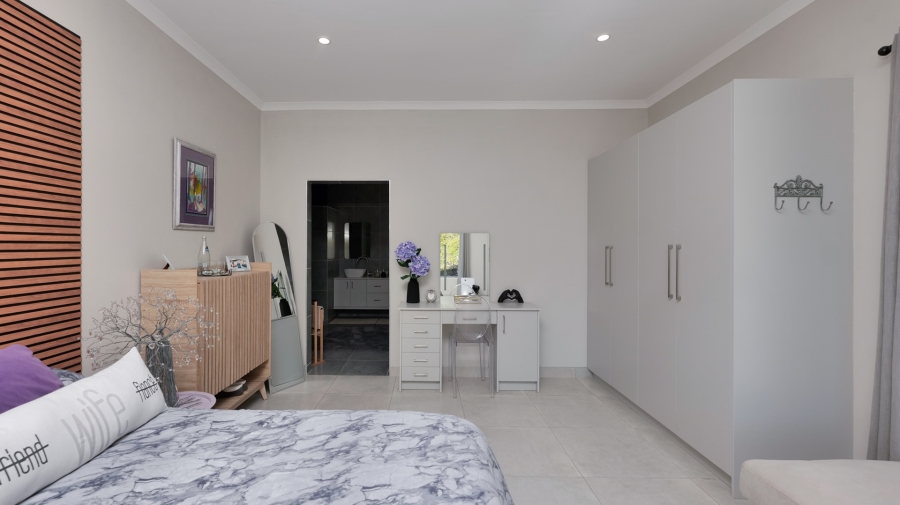 5 Bedroom Property for Sale in Agulhas Western Cape